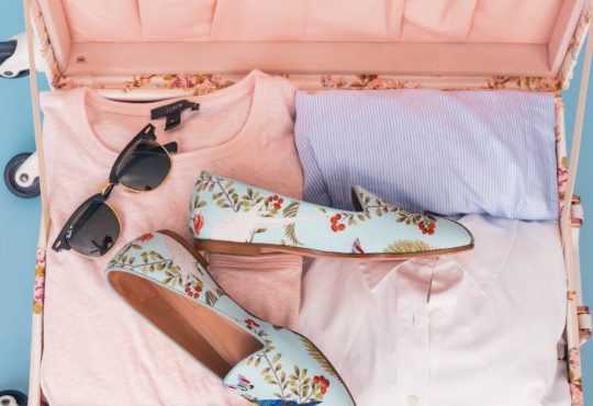 Top 10 Ultimate Travel Wardrobe Stylish & Practical Tips